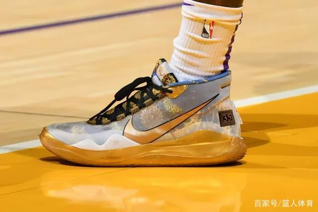 “通过乒乓球更好地了解中国”——美国青年参观乒博馆