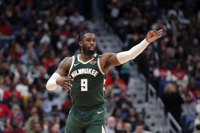 马尚30分亚当斯50+11+6 广东9连胜送福建6连败